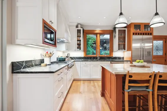 346 East 5th Street, North Vancouver
