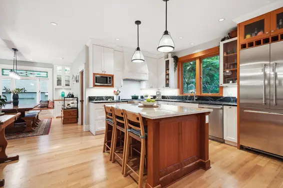 346 East 5th Street, North Vancouver For Sale - image 2