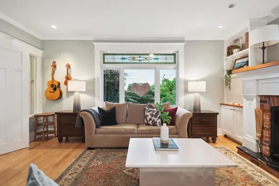 346 East 5th Street, North Vancouver For Sale - image 3