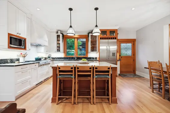 346 East 5th Street, North Vancouver For Sale - image 4