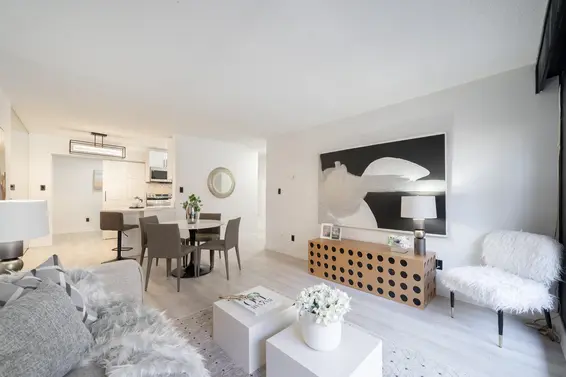 114 170 East 3Rd Street, North Vancouver