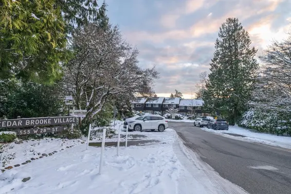 609 555 West 28th Street, North Vancouver For Sale - image 2