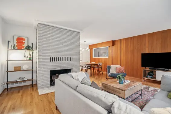 2174 Hoskins Road, North Vancouver For Sale - image 2