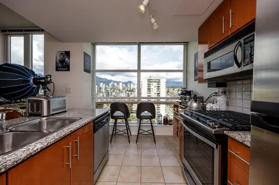 2107 188 East Esplanade Street, North Vancouver For Sale - image 4