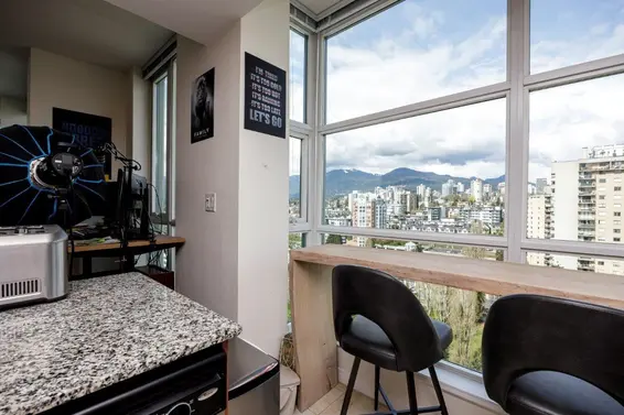 2107 188 East Esplanade Street, North Vancouver For Sale - image 7