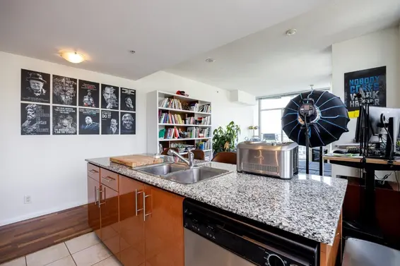 2107 188 East Esplanade Street, North Vancouver For Sale - image 9