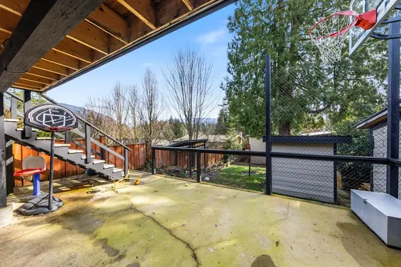 1110 Deep Cove Road, North Vancouver For Sale - image 31