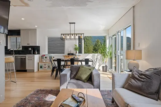 1110 Deep Cove Road, North Vancouver For Sale - image 5