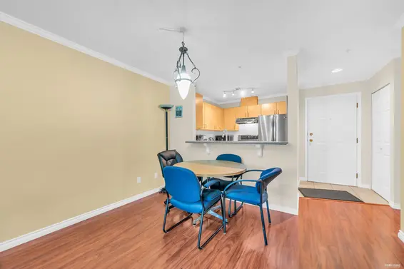 210 175 East 10th Street, North Vancouver For Sale - image 6