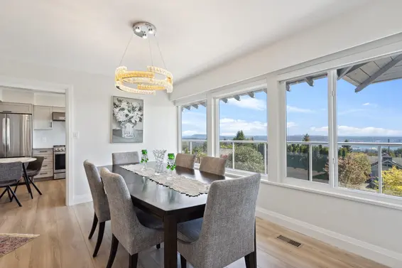1111 Gilston Road, West Vancouver For Sale - image 2