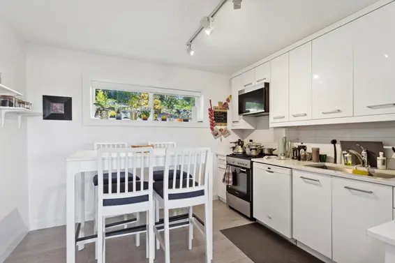 1111 Gilston Road, West Vancouver For Sale - image 23