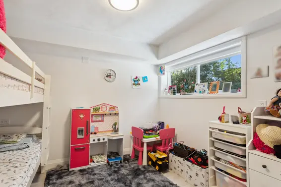1111 Gilston Road, West Vancouver For Sale - image 25