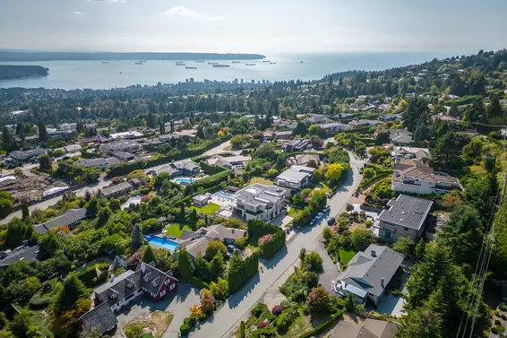 1111 Gilston Road, West Vancouver For Sale - image 37