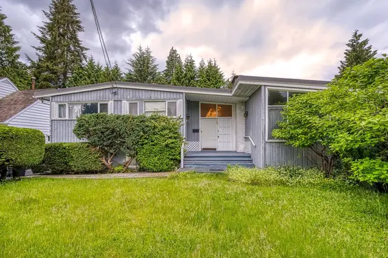 4383 Quinton Place, North Vancouver