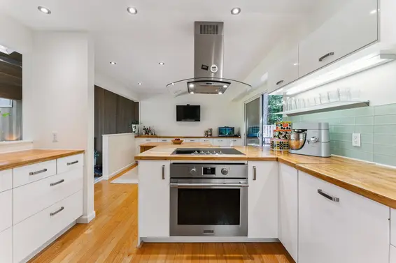 385 Oceanview Road, Lions Bay For Sale - image 15