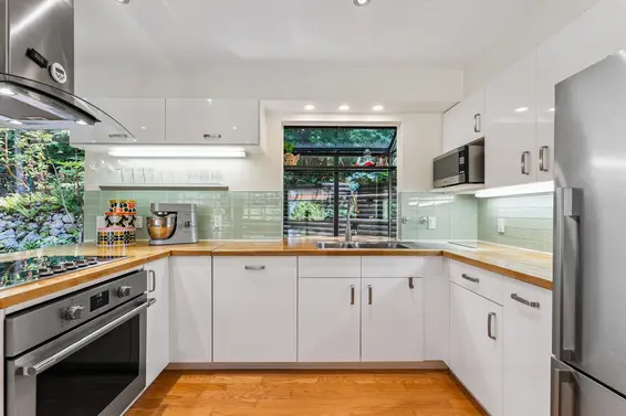 385 Oceanview Road, Lions Bay For Sale - image 16