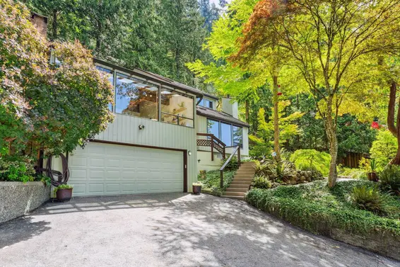 385 Oceanview Road, Lions Bay For Sale - image 3