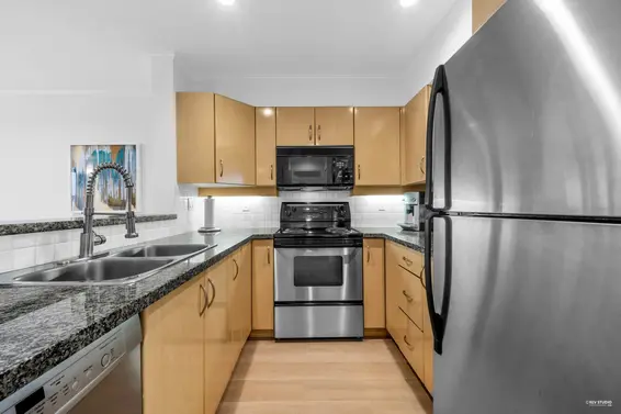 207 305 Lonsdale Avenue, North Vancouver For Sale - image 3