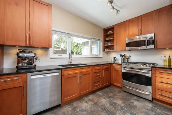 2175 Greylynn Crescent, North Vancouver For Sale - image 9