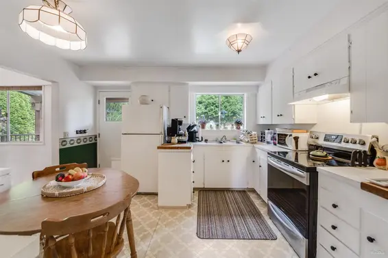 1144 Doran Road, North Vancouver For Sale - image 12