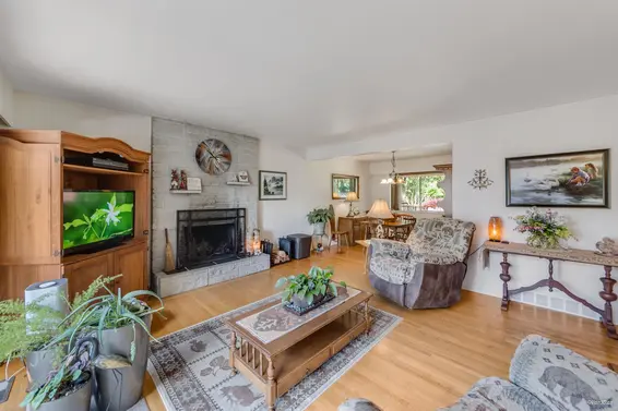1144 Doran Road, North Vancouver For Sale - image 2