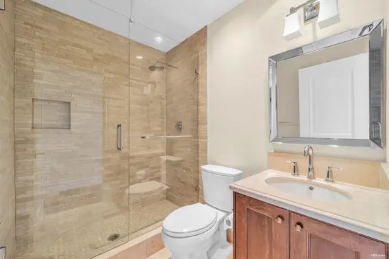 2562 Garden Court, West Vancouver For Sale - image 19