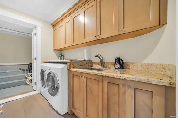 2562 Garden Court, West Vancouver For Sale - image 28