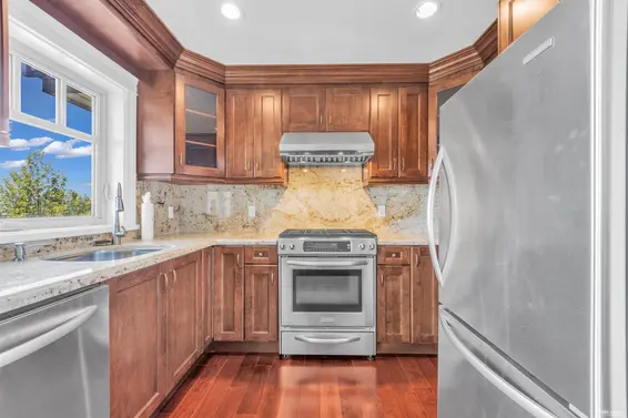 2562 Garden Court, West Vancouver For Sale - image 5