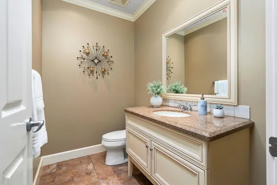 906 Prospect Avenue, North Vancouver For Sale - image 25