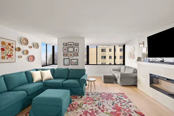 703 2167 Bellevue Avenue, West Vancouver