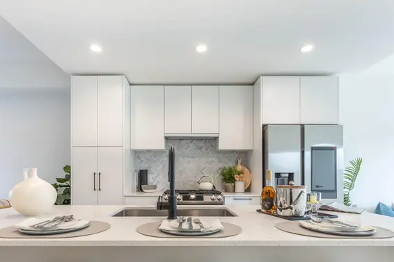 244 545 East 2nd Street, North Vancouver For Sale - image 3