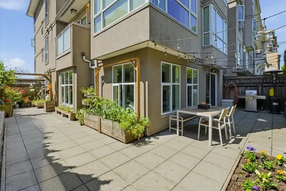 112 155 East 3rd Street, North Vancouver