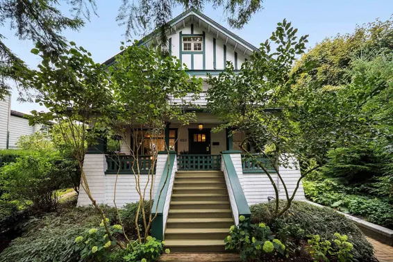 1 650 West Keith Road, North Vancouver