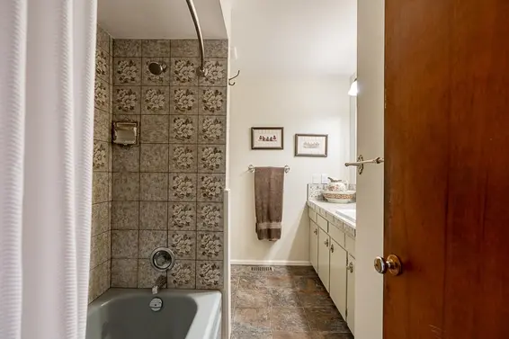 4035 Hoskins Road, North Vancouver For Sale - image 15