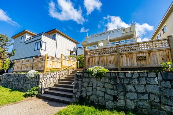 238 West 4th Street, North Vancouver For Sale - image 3