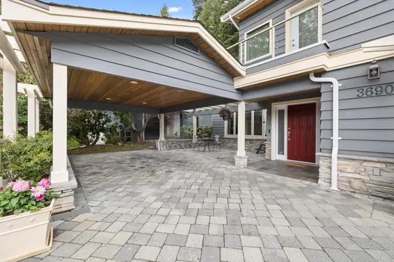 3690 Rutherford Crescent, North Vancouver For Sale - image 3