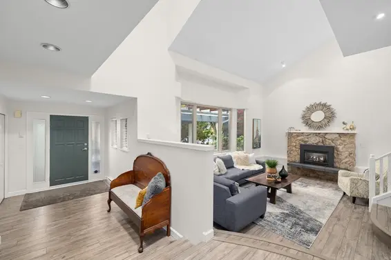 3690 Rutherford Crescent, North Vancouver For Sale - image 5