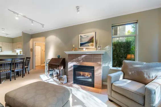 207 3625 Windcrest Drive, North Vancouver