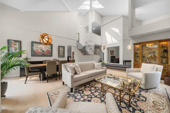 13 1900 Indian River Crescent, North Vancouver