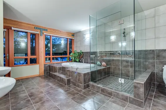 5363 Kew Cliff Road, West Vancouver For Sale - image 19