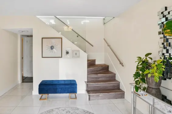 668 Alpine Court, North Vancouver For Sale - image 24