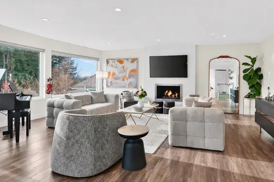 668 Alpine Court, North Vancouver For Sale - image 3