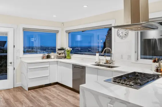 668 Alpine Court, North Vancouver For Sale - image 33