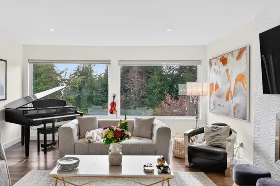 668 Alpine Court, North Vancouver For Sale - image 4