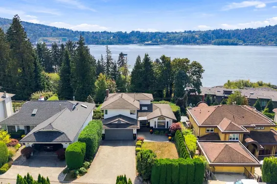 3950 Sparrow Lane, North Vancouver For Sale - image 2