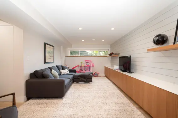 328 East 22nd Street, North Vancouver For Sale - image 18