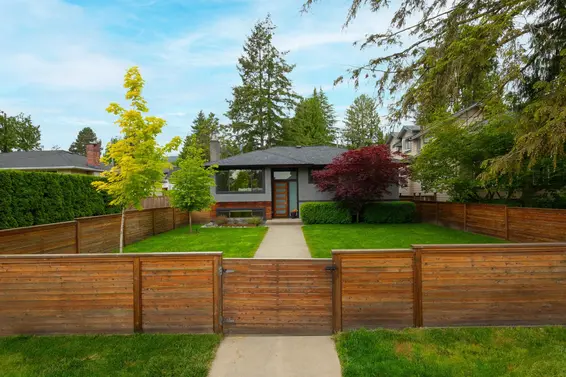 328 East 22nd Street, North Vancouver For Sale - image 2