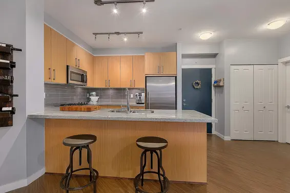 211 159 West 22Nd Street, North Vancouver For Sale - image 9