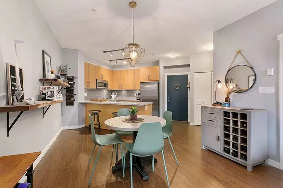 211 159 West 22Nd Street, North Vancouver For Sale - image 2