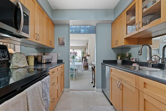 48 2250 Folkestone Way, West Vancouver For Sale - image 8